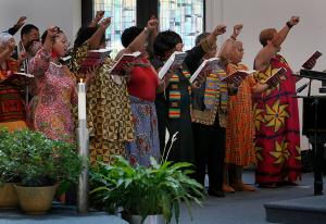 The choir sings during Mass. (Karen Callaway/Chicago Catholic)
