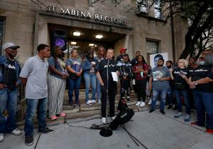 Father Michael Pfleger addresses those gathered for the walk. (Karen Callaway/Chicago Catholic)
