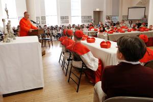 Cardinal Cupich addresses the students. (Karen Callaway/Chicago Catholic)