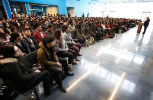 Estudiantes durante la inauguración de la escuela el 13 de febrero. Foto: Karen Callaway/Católico