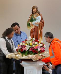 La capilla fue creada en lo que fue un gimnasio en el campus de la Academia Maryville.  Foto: Karen Callaway/Católico