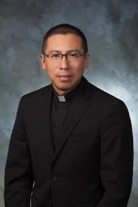 Jesús Emanuel Torres-Fuentes nació en Jalapa, México y tiene 39 años. Su primera asignación es en la parroquia St. Juliana. Obtuvo su educación de primaria y secundaria y pregrado de la universidad en México y también asistió a la Universidad de Santa María del Lago/ Seminario de Mundelein. Su primera misa es el 19 de mayo a las 5 p.m. en Santa María del Popolo, Mundelein.
