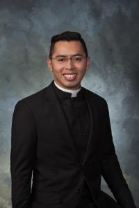 Jesús Romero Galán nació en Xalapa, México y tiene 33 años. Su educación incluye escuela primaria y secundaria y pregrado de la universidad en México y la Universidad de Santa María del Lago/ Seminario de Mundelein. Su primera misa es el 19 de mayo a las 5:30 p.m. en St. Sylvester, 2915 W. Palmer St.