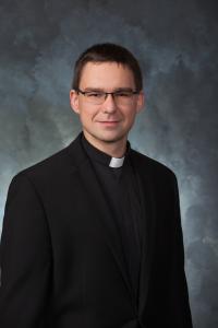 Lukasz Pyka nació en Bytom, Polonia y tiene 34 años. Su primera asignación es en la parroquia St. Ferdinand. Su educación incluye la escuela primaria y secundaria en Polonia, el Seminario Opole y la Universidad de Santa María del Lago/ Seminario de Mundelein. Su primera misa es el 20 de mayo a las 11:30 a.m. en St. Stephen, Deacon and Martyr, Tinley Park.