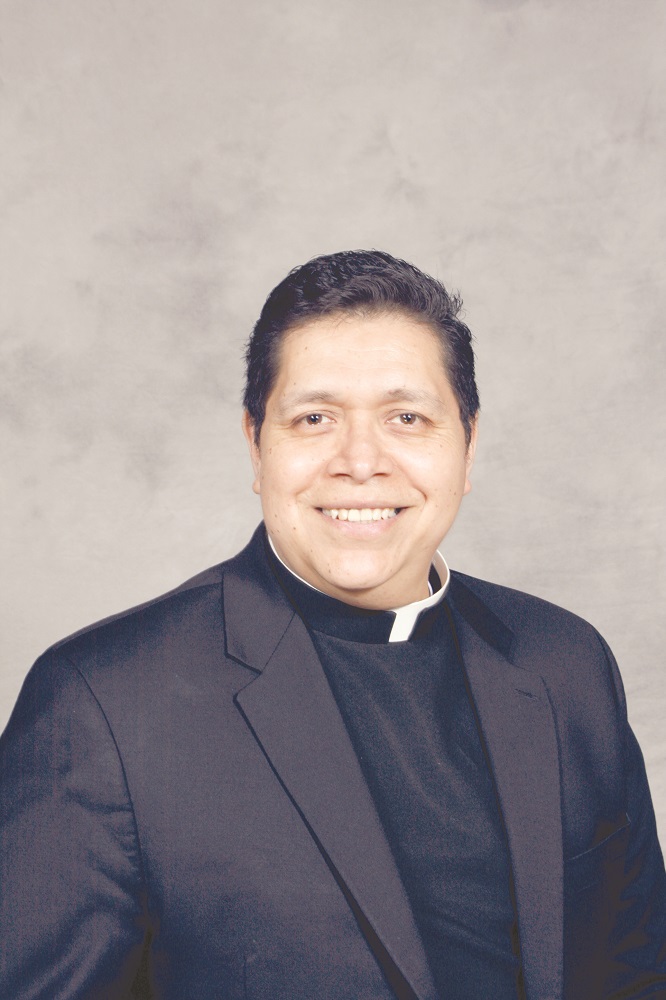 El padre Ismael Sandoval-Manzo fue nombrado coordinador del Consejo Hispano  - Área de Chicago - Católico