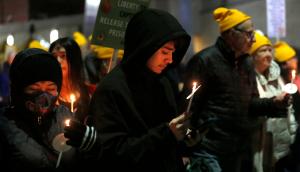 La comunidad participó en una misa y una procesión por el vecindario en Melrose Park.