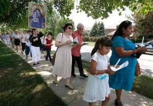 Esta fue la primera procesión eucarística en St. Patrick, la iglesia más antigua en Lake Forest, y una de las primeras de la Arquidiócesis de Chicago. Foto: Karen Callaway/Católico