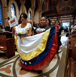 Feligreses de Venezuela se hicieron presentes en la misa.