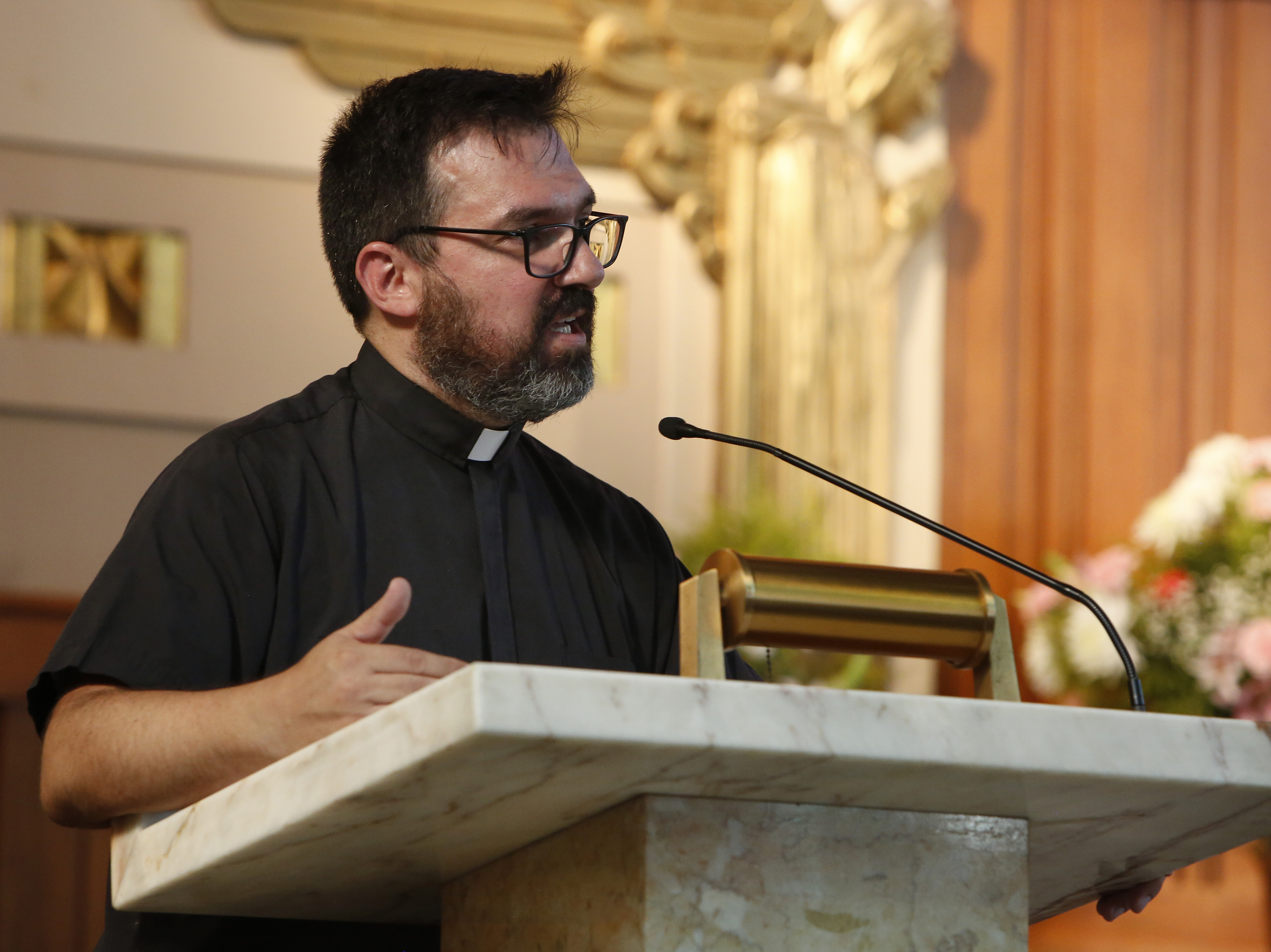 Respaldado por una comunidad parroquial activa, el padre Sergio Rivas  promueve un Evangelio que escucha y camina con su gente - Área de Chicago -  Católico