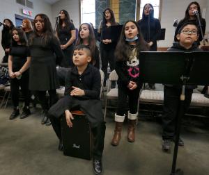 Muchos niños se motivan a participar en él porque ven a otros niños tocar y cantar.
