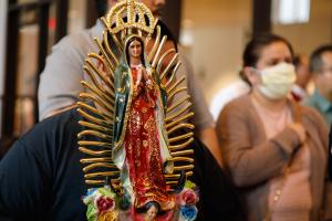 Feligreses en la misa de sanación el 20 de agosto en Ntra. Sra. de Guadalupe en Des Plaines. Foto: Cynthia Flores-Mocarski/Católico