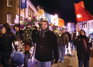 Feligreses de las parroquias de La Villita peregrinaron por las calles del vecindario, para encontrarse en Nuestra Señora del Tepeyac. Foto: Julie Jaidinger/Católico