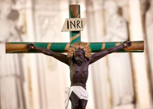 La escultura original del Cristo Negro llegó a una iglesia pequeña en Esquipulas, Guatemala, en 1595. Con los siglos, la devoción del pueblo guatemalteco y latinoamericano fue creciendo.