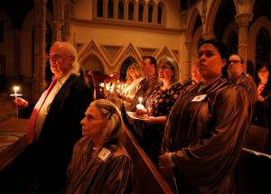 El cardenal Cupich fue el celebrante principal en la misa de Vigilia Pascual con el Rito de Iniciación Cristiana para Adultos (RICA) en la Catedral del Santo Nombre el 8 de abril, en Chicago. Asistentes a la misa se convirtieron en miembros activos de la Iglesia católica al recibir los sacramentos de bautismo, eucaristía y confirmación, como parte del proceso de RICA.
