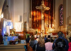 Durante la misa de bienvenida a Nuestra Señora de San Juan de los Lagos en la iglesia Santos Genoveva y Estanislao Obispo y Mártir el 14 de agosto de 2023. Foto: Cindy Flores Mocarski/Católico
