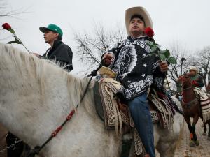 Más de 800 jinetes, miembros del club Vaqueros Unidos, hicieron como cada año su cabalgata al Santuario de Ntra. Sra. de Guadalupe en Des Plaines el 2 de diciembre. Fotos: Karen Callaway/Católico