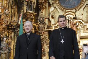 El cardenal Cupich y el padre Esequiel Sánchez visitan la Catedral Metropolitana de México. Foto: Cortesía Catedral Metropolitana de México. Foto: Cortesía Catedral Metropolitana de México.