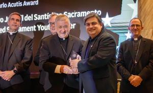 Jesús de León, director del Centro Juvenil del Santísimo Sacramento, grupo que recibió el premio San Carlo Acutis.